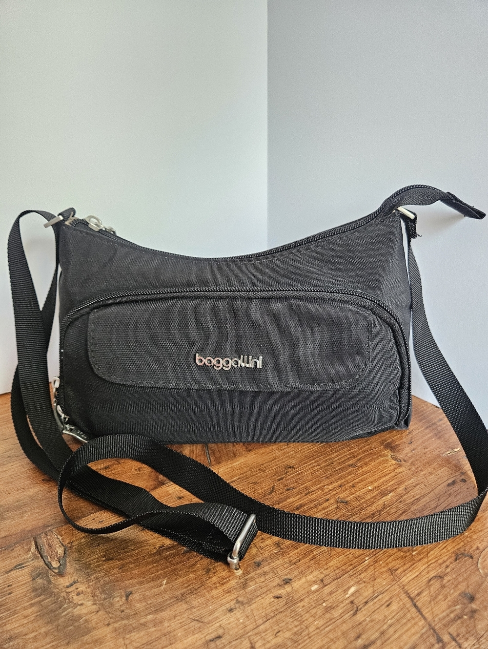 Baggallini Everyday Crossbody Purse Solid Black With Wallet Compartment